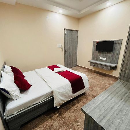 Hotel Utsav Palace Kanpur Extérieur photo