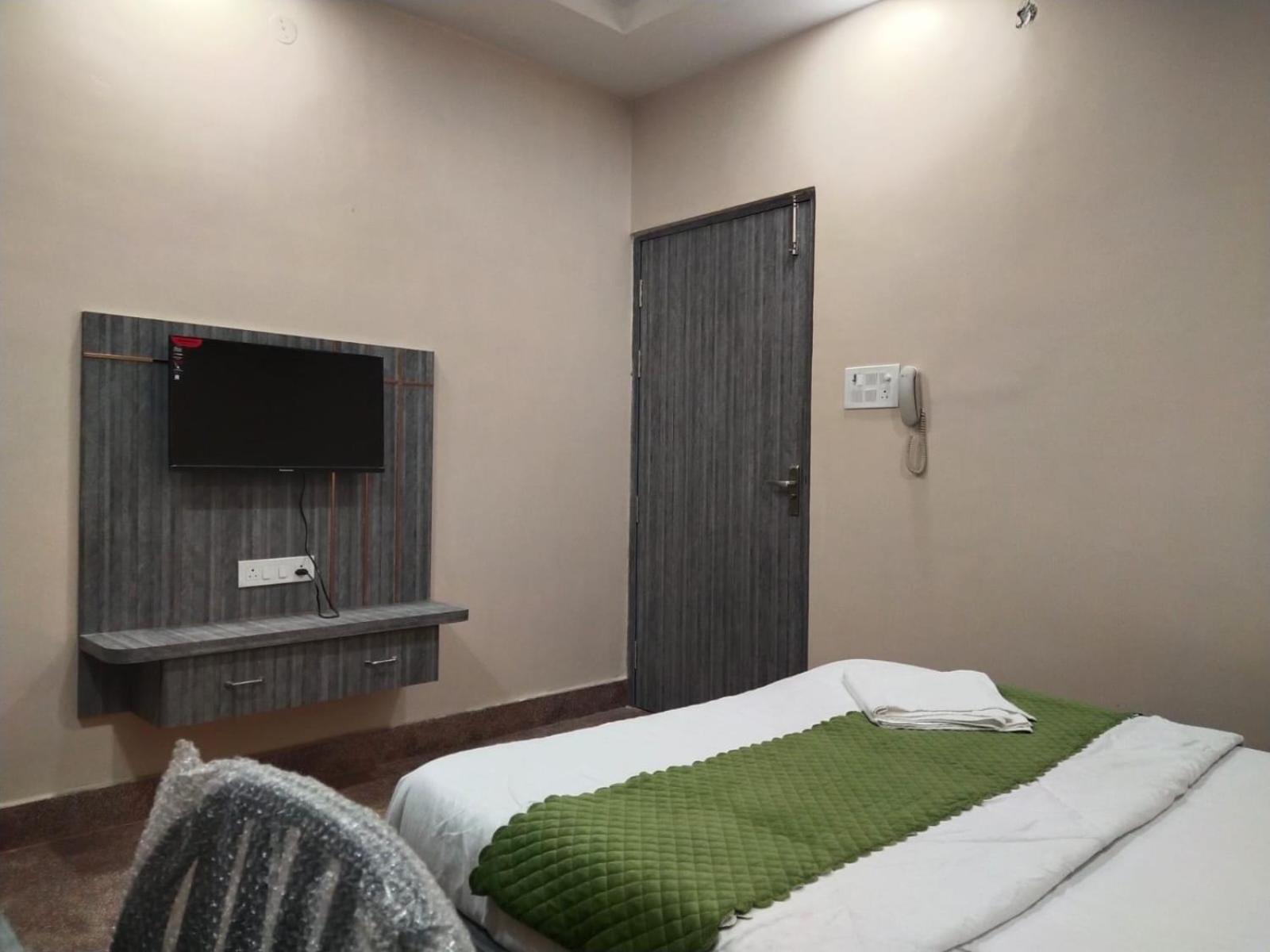 Hotel Utsav Palace Kanpur Extérieur photo
