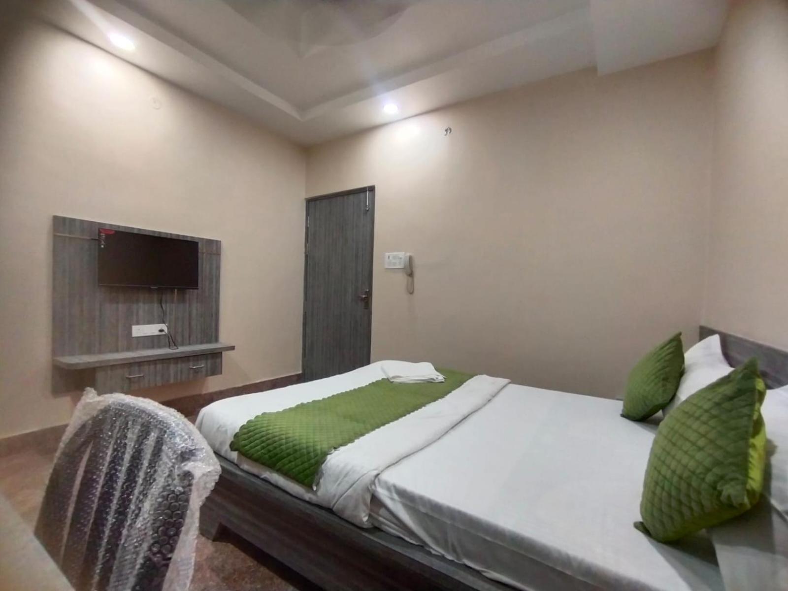 Hotel Utsav Palace Kanpur Extérieur photo