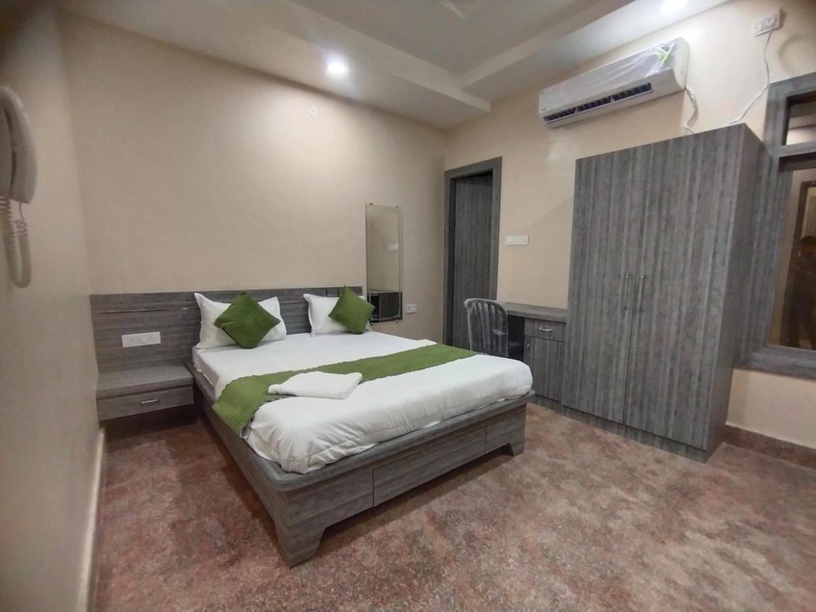 Hotel Utsav Palace Kanpur Extérieur photo